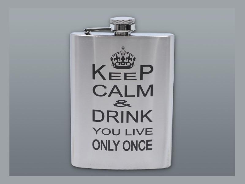 Szálcsiszolt króm színű rozsdamentes acél flaska, laposüveg 6 oz. = 1.77 dl - Keep Calm and Drink felirattal
